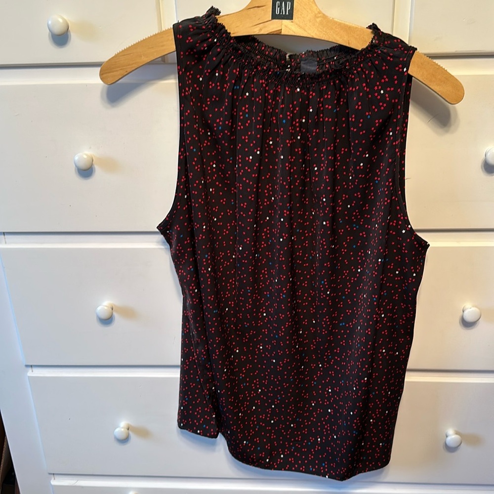 Gap sleeveless blouse- size L